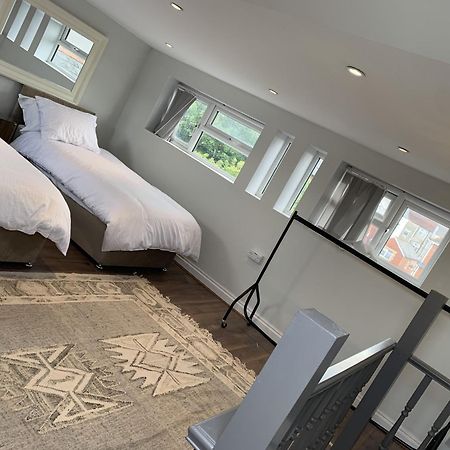 Adanhouse-Stockland Spacious 5 Bedroom House Sleeps 12 Private Garden Cardiff Buitenkant foto