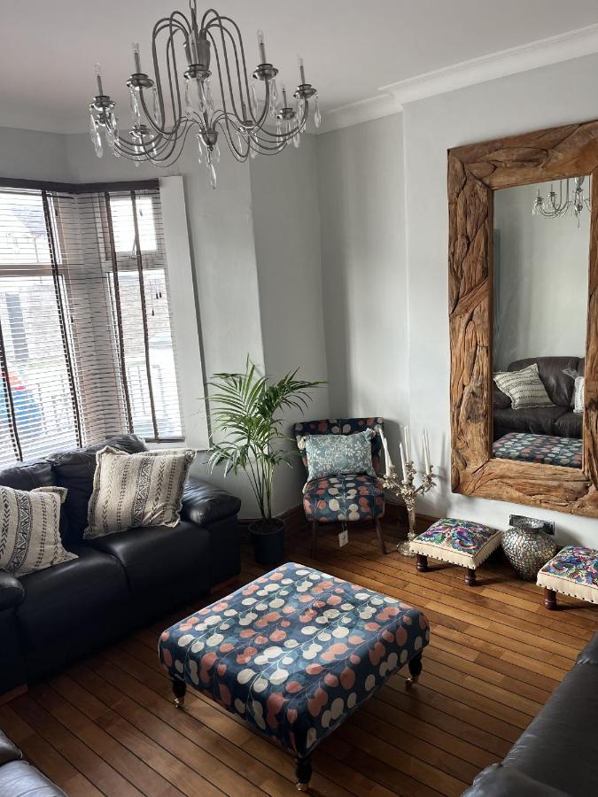 Adanhouse-Stockland Spacious 5 Bedroom House Sleeps 12 Private Garden Cardiff Buitenkant foto