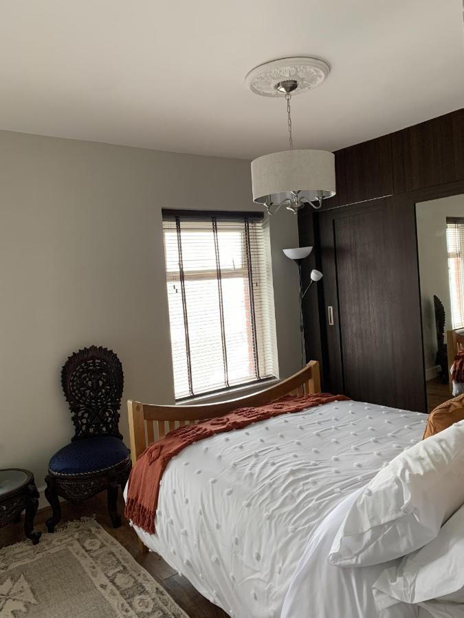 Adanhouse-Stockland Spacious 5 Bedroom House Sleeps 12 Private Garden Cardiff Buitenkant foto
