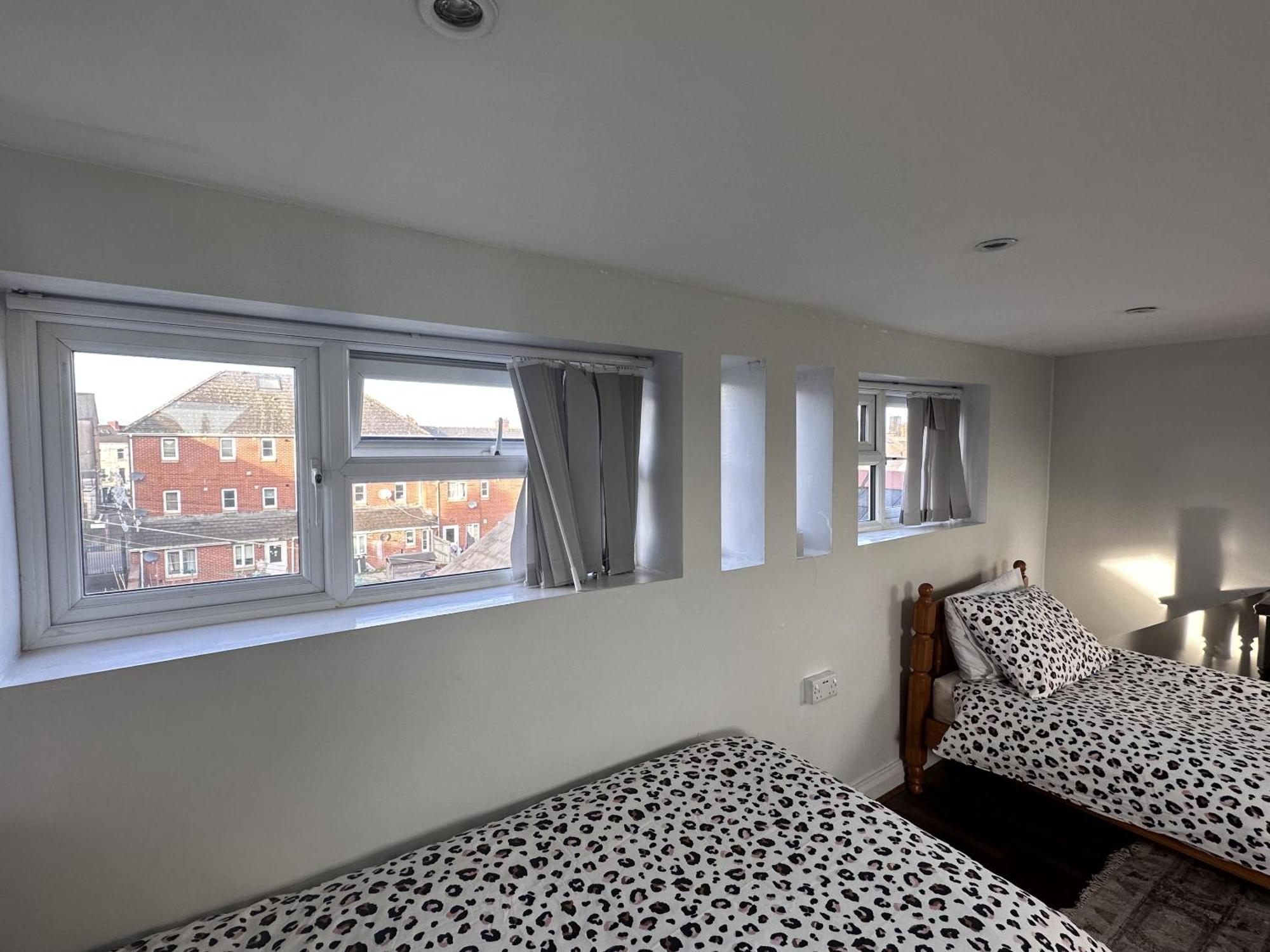 Adanhouse-Stockland Spacious 5 Bedroom House Sleeps 12 Private Garden Cardiff Buitenkant foto