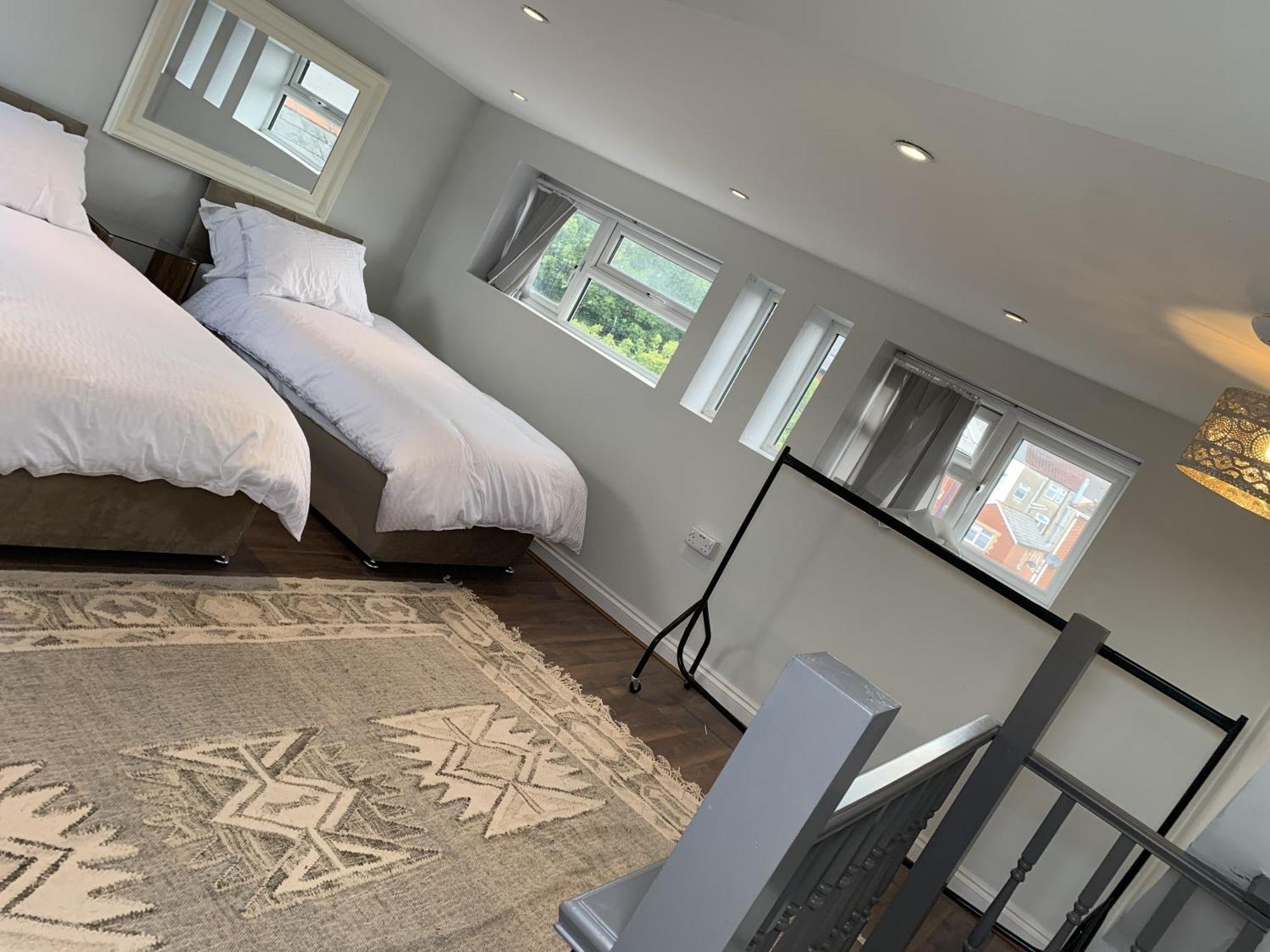 Adanhouse-Stockland Spacious 5 Bedroom House Sleeps 12 Private Garden Cardiff Buitenkant foto